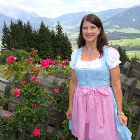 Laeola Joy in Dirndl